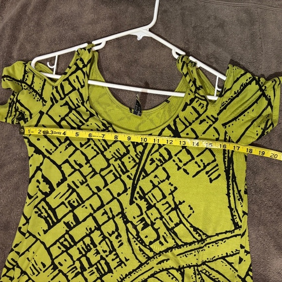 VGUC Women's XS dress, Wahine Toa, designed in Hawaii - Picture 4 of 6